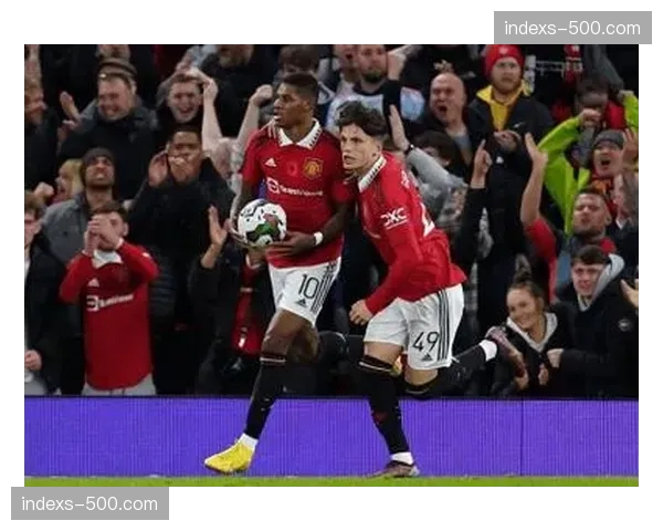 曼联vs利兹联上半场问题：近9场比赛运动战零进球暴露慢热